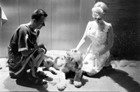 Sabrina and a lion in 1960